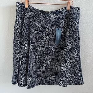 NWT Tommy Hilfiger Pleated Navy Abstract Floral Skirt 12